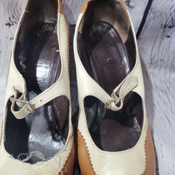 AUTHENTIC VINTAGE CHRISTIAN DIOR MARY JANE HEELS - Picture 5 of 16